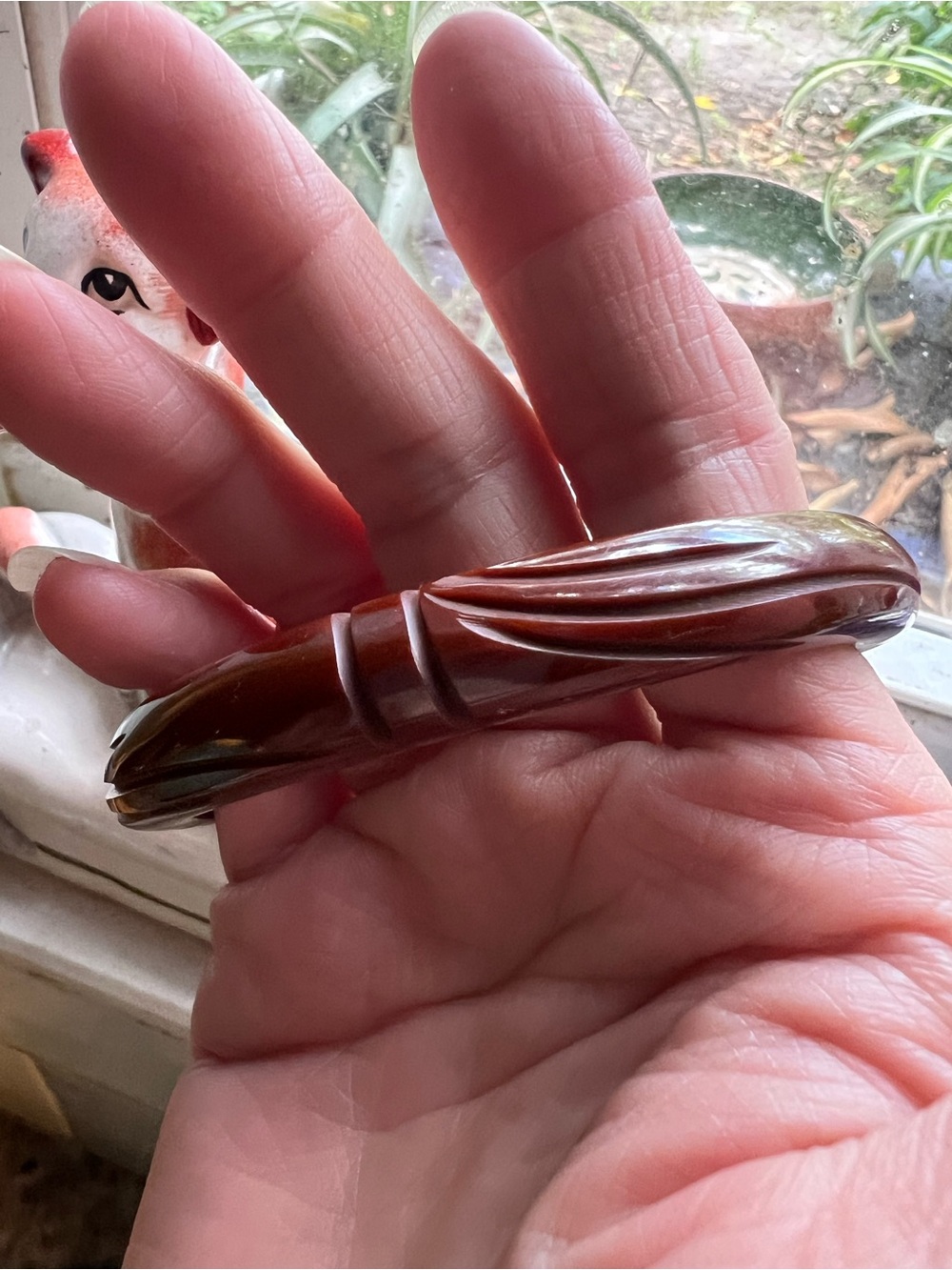 Chocolate Brown Carved Bakelite Bangle Bracelet Like New!